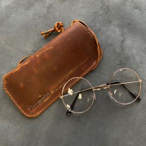 F-50/09 Leather Case & Cord for eyeglasses Acropolis F-50/09 Soft leather case with a cord for glasses (Crazy Horse)
